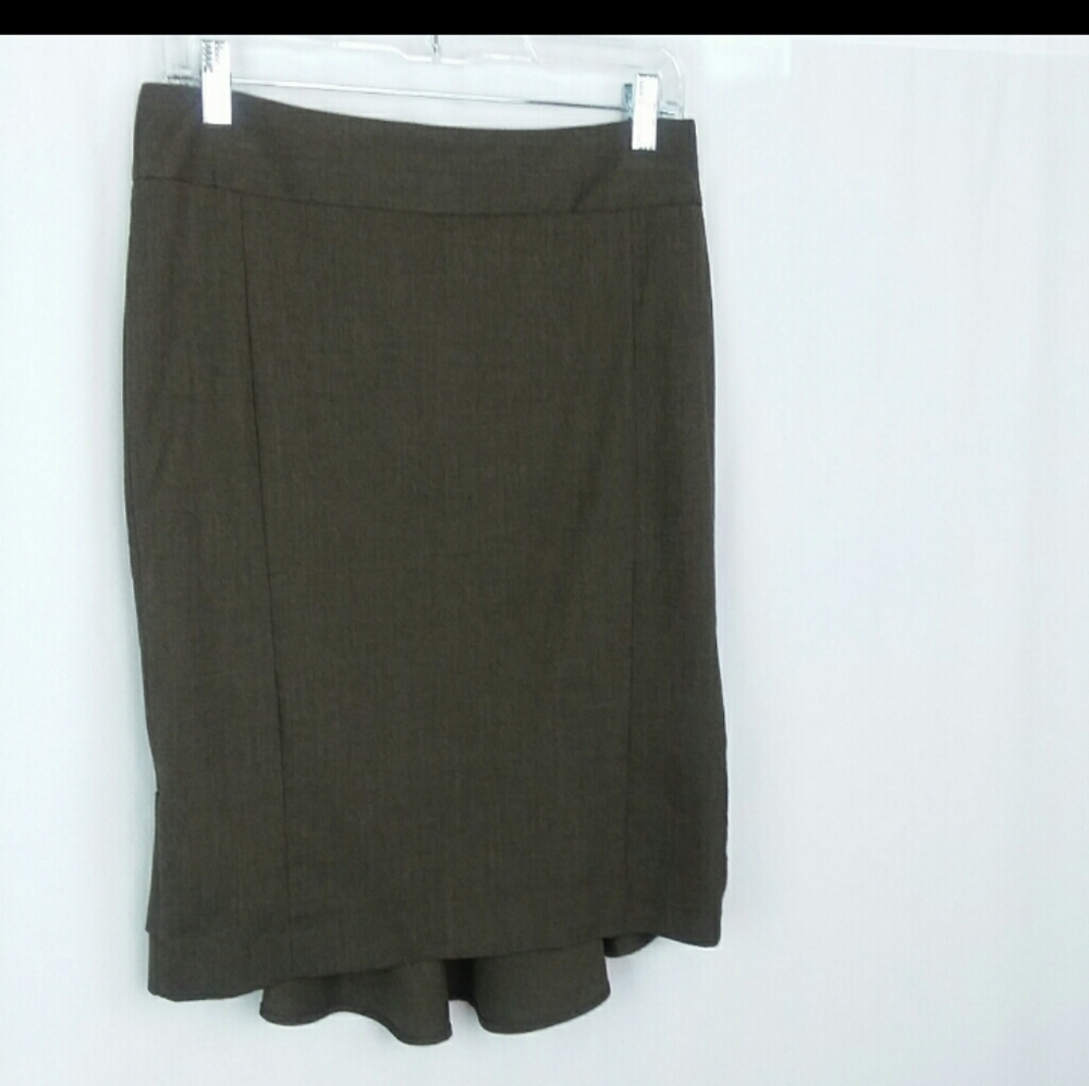 Express Design Studio Fitted Ruffle Hem Skirt Professional Sleek Timeless Flare